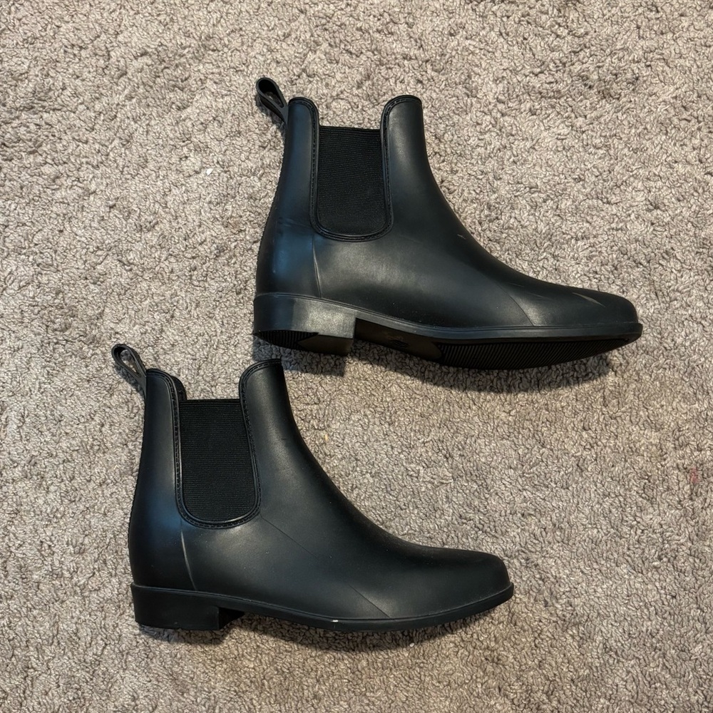 Universal Thread Rain Boots